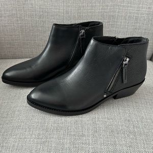 NEW Nicole ARLETT Ankle Boots Size 8.5 NEVER WORN